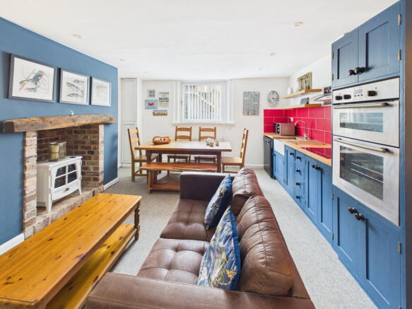 4 bed Terraced for sale Image 9
