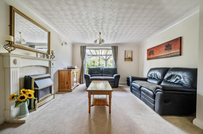 1363701-12-68e4d8...