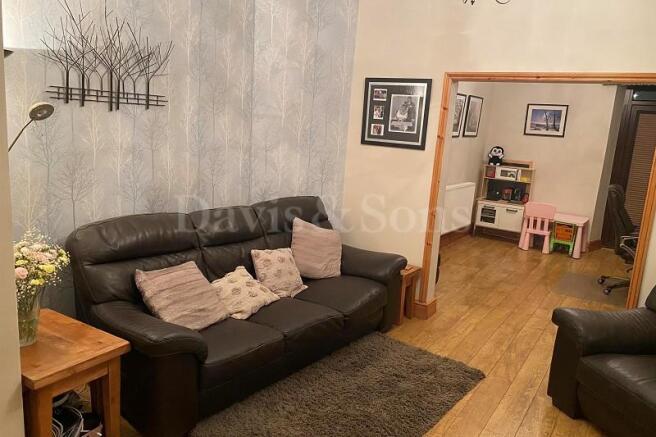Lounge/Dining Room
