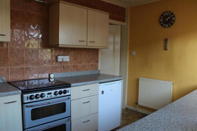 Kitchen 2.JPG