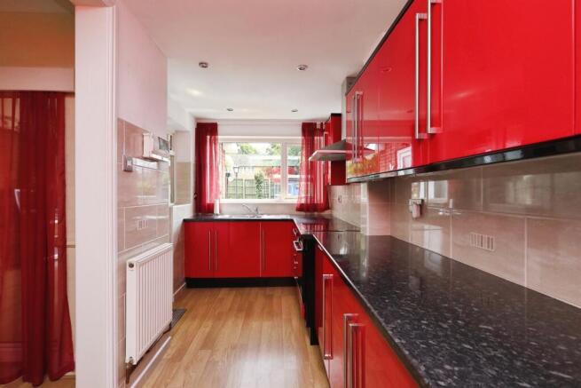 3 bed Semi-Detached for sale Image 4
