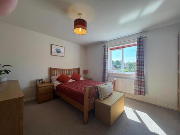 2 bed Semi-Detached for sale Image 6