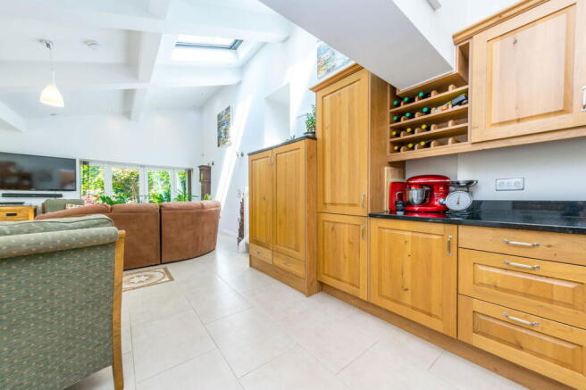 3 bed Semi-Detached for sale Image 12