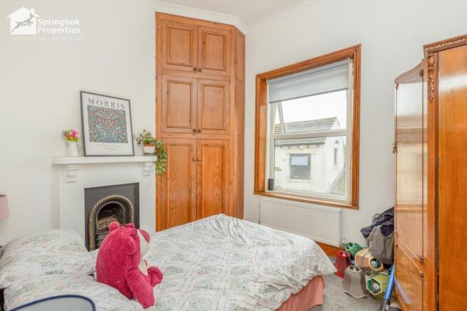 3 bed Terraced for sale Image 11