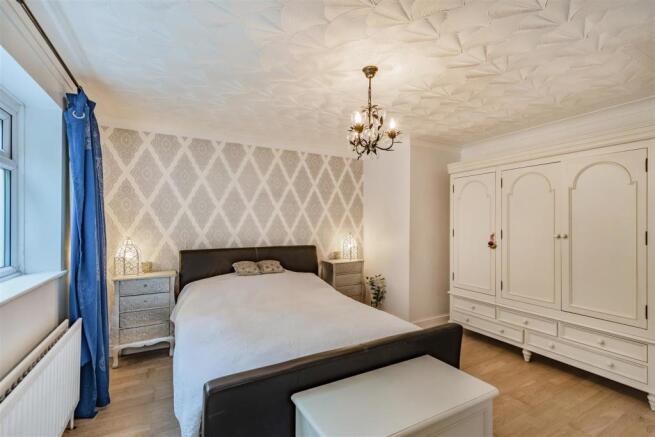 8484192-interior11.jpg