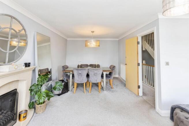 4 bed Town House for sale Image 4