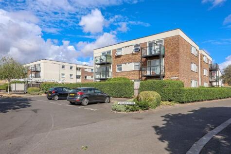 Wallace Close, Uxbridge, UB10