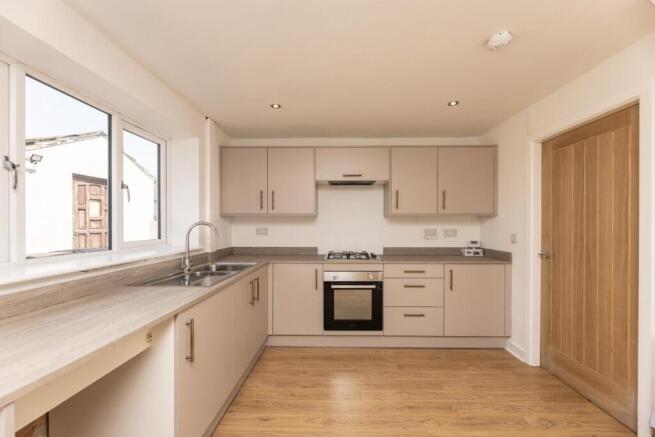 3 bed Semi-Detached for sale Image 4
