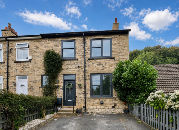 Bramleys Estate Agents - West Close - Fartown.png