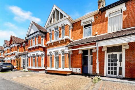 Audley Gardens, Seven Kings