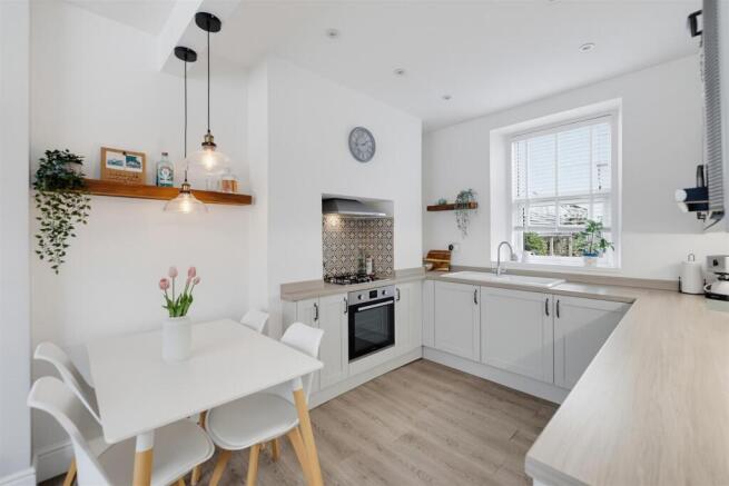 Kitchen/Dining Area