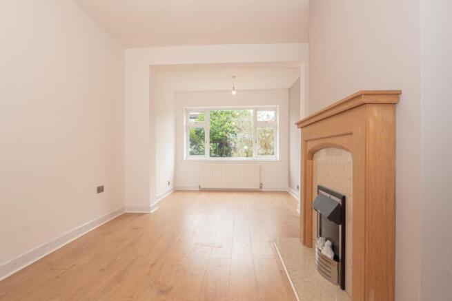 5 bed Semi-Detached to rent Image 11