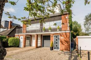 33a, Claremont Gardens, Marlow SL7 1BP