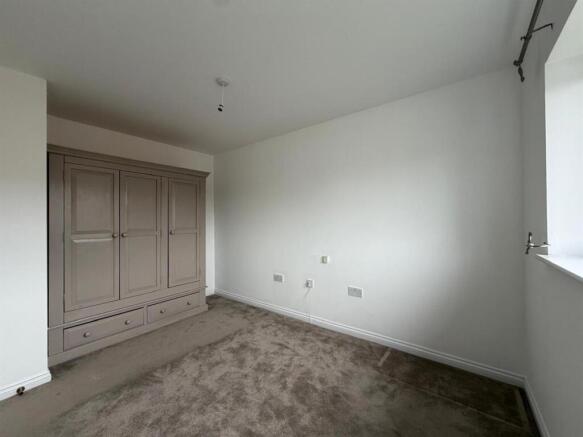 3 bed Semi-Detached to rent Image 7