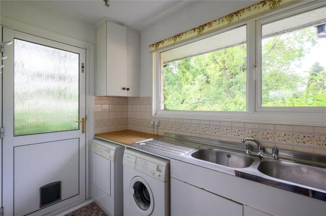 4 bed Bungalow for sale Image 5