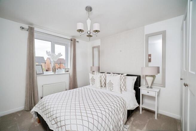 4 bed Detached for sale Image 12