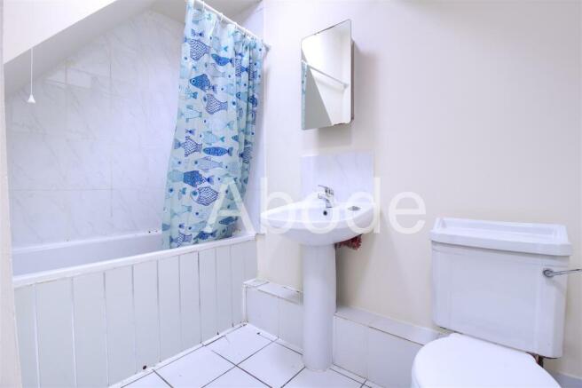 5 bed House to rent Image 9
