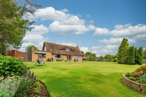 Main Road, Newsholme, DN14 7JT