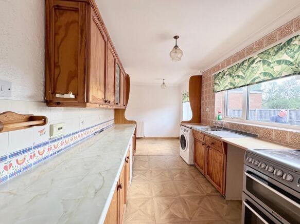 3 bed Detached Bungalow for sale Image 11