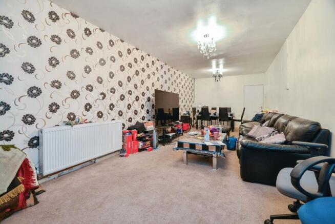 4 bed Flat for sale Image 12