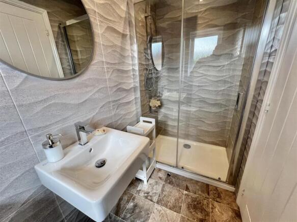 EN SUITE
