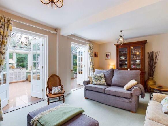Sitting room other way 
