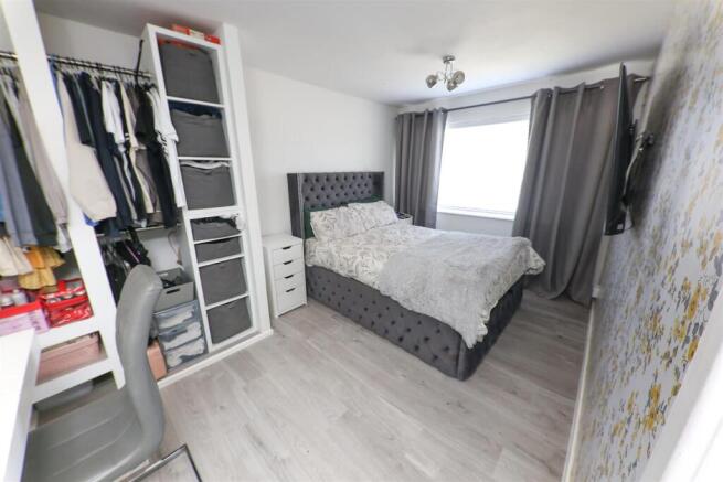 3 bed Semi-Detached for sale Image 11