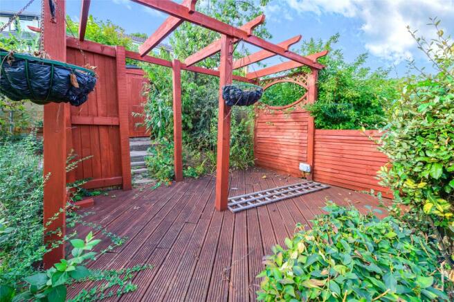Deck & Pergola