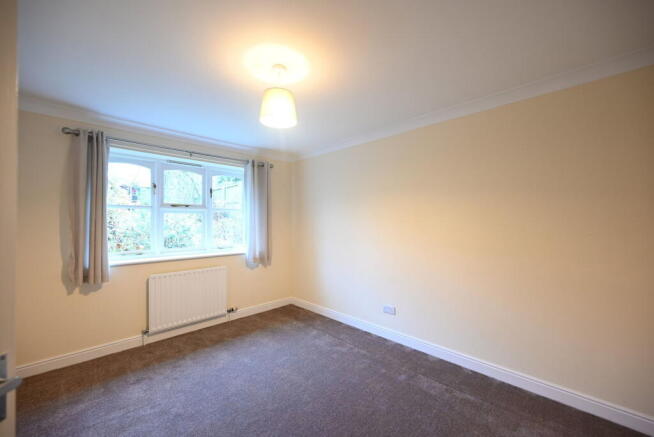 3 bed Detached Bungalow to rent Image 9