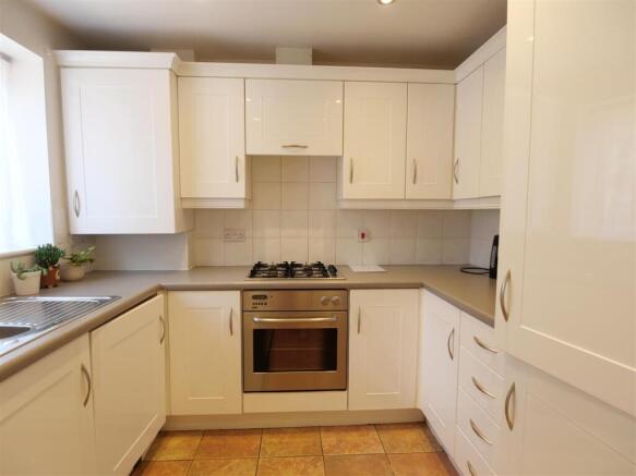 2 bed Apartment for sale Image 4