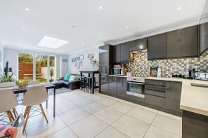 Flat 1, 17, Windmill Road, Brentford TW8 0QD