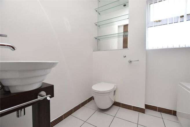 4 bed Detached for sale Image 11