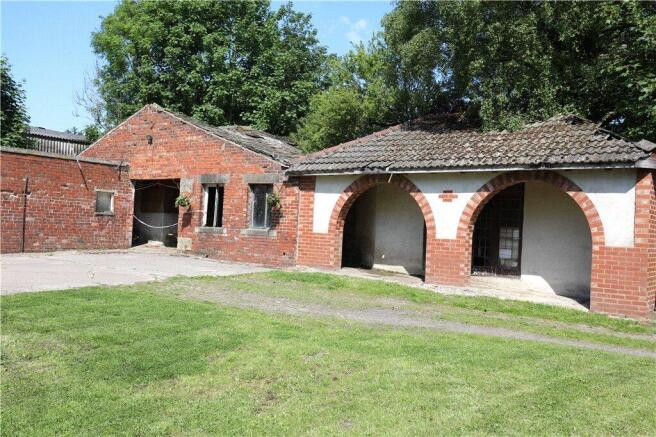 5 bed Detached for sale Image 7