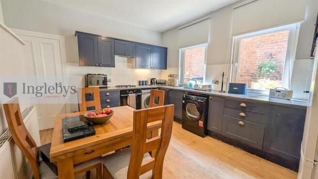 2 bed Apartment for sale Image 7