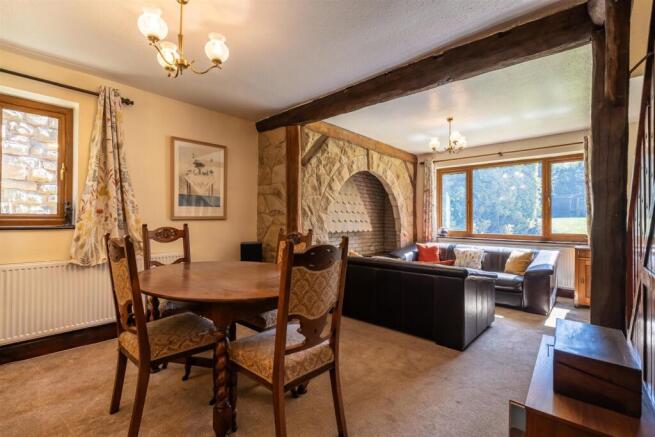 4 bed Detached for sale Image 2