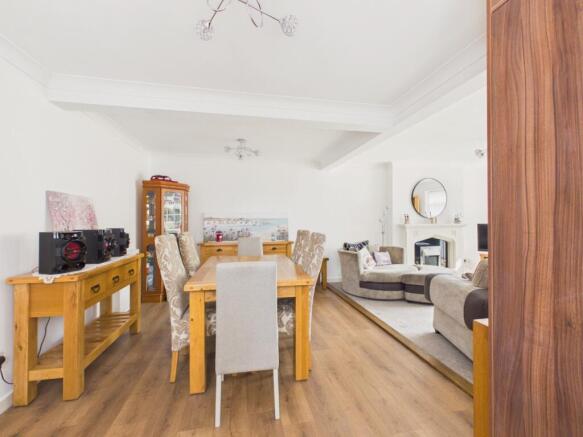3 bed Semi-Detached for sale Image 7