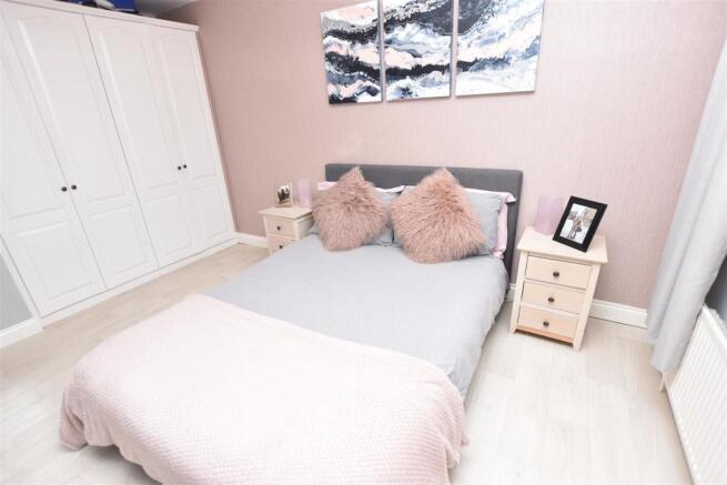 BEDROOM 2