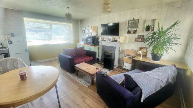 84, Glan Gors, Harlech photo 4