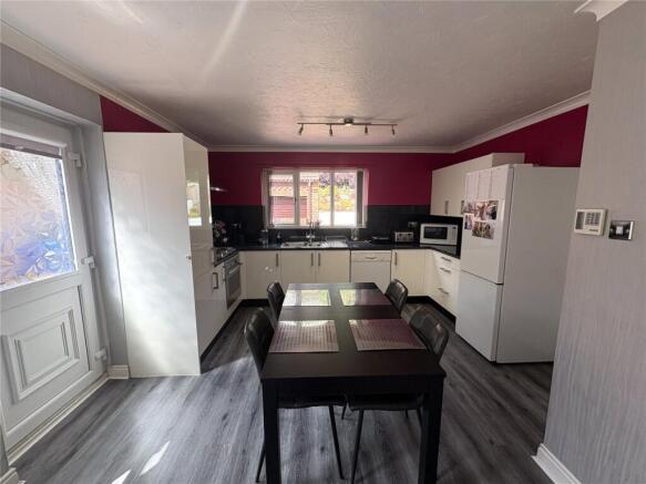 4 bed Detached for sale Image 5