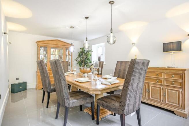 8502843-interior09.jpg
