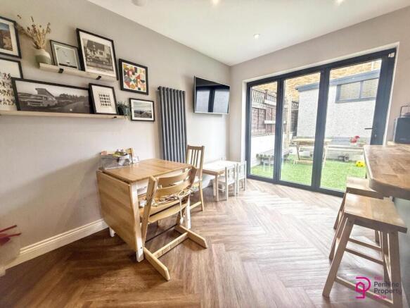 3 bed Semi-Detached to rent Image 7