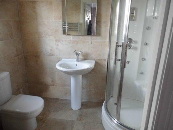 Ensuite Bathroo...