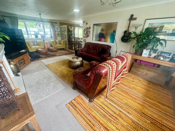 4 bed Detached Bungalow for sale Image 8
