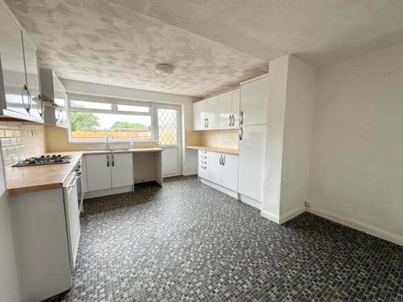 3 bed Semi-Detached for sale Image 4