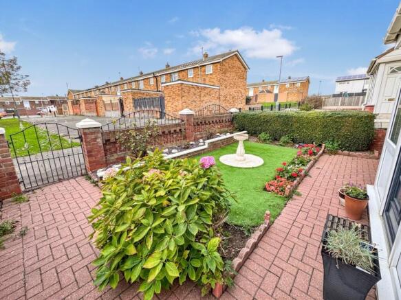 FRONT GARDEN