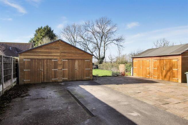 Both Double Garages - b.JPG