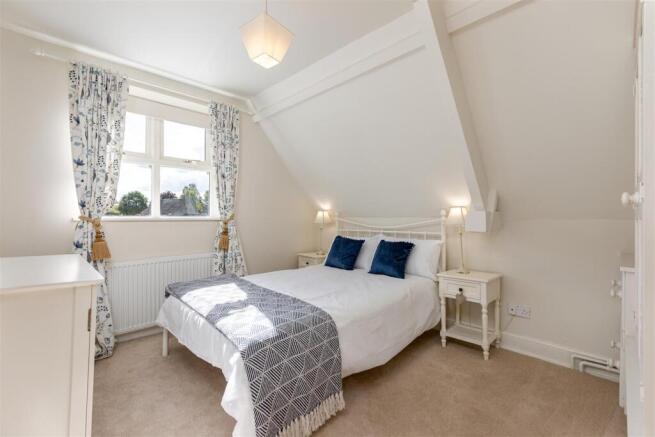 2 bed Semi-Detached for sale Image 8