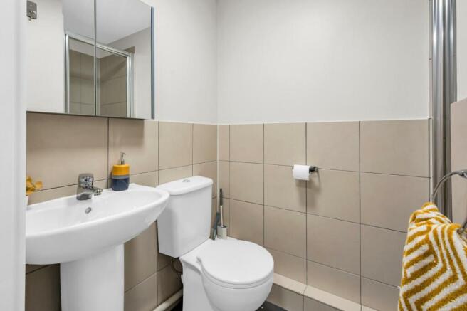 1 bed House Share to rent Image 12