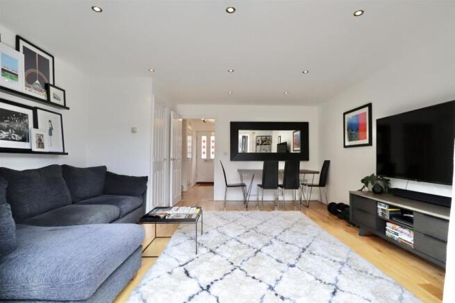 Living Room 2.jpg