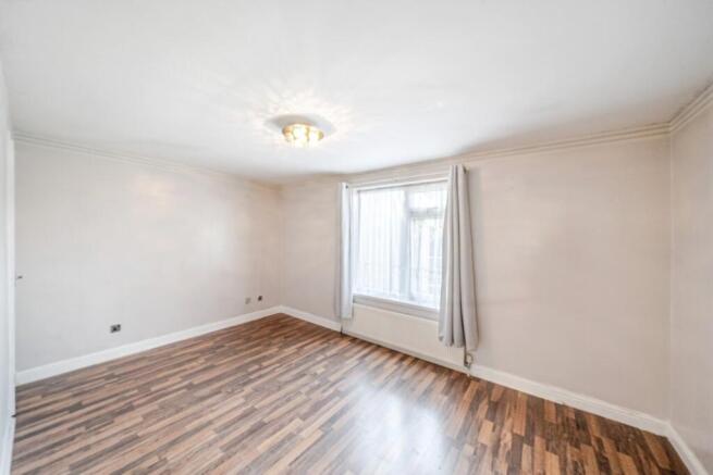 1 bed Flat to rent Image 4